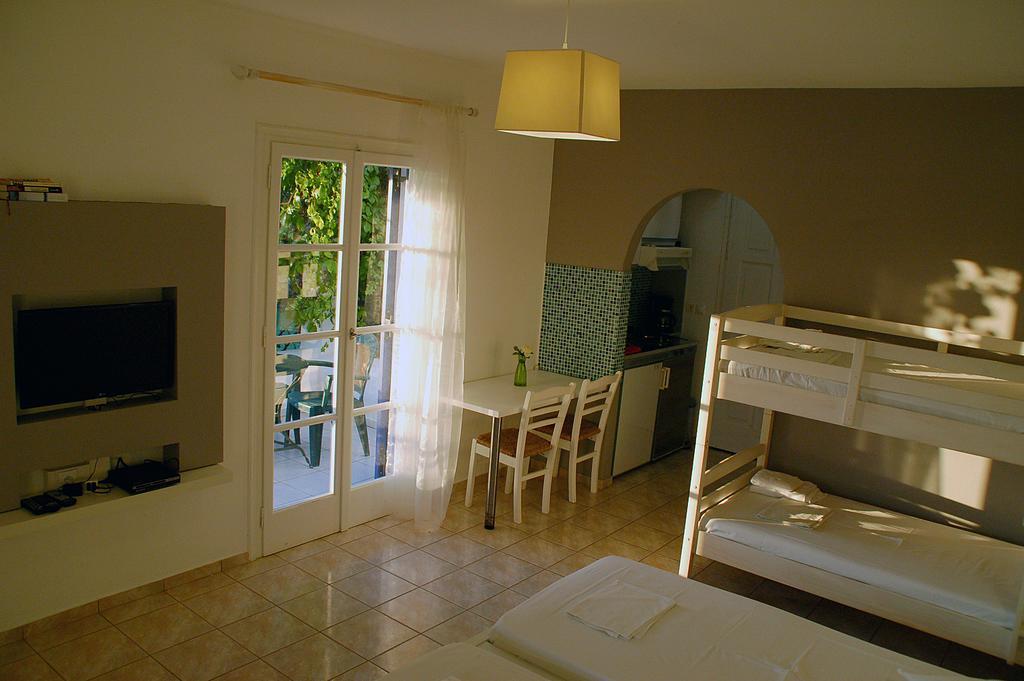 Handrina Studios Naxos City Номер фото