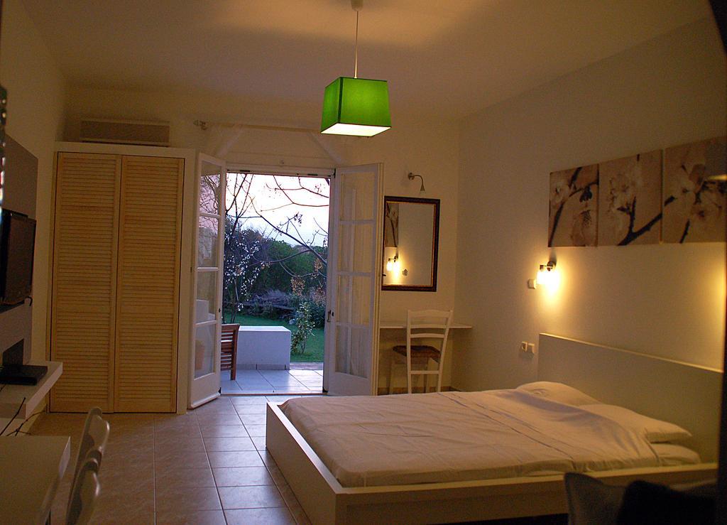 Handrina Studios Naxos City Экстерьер фото